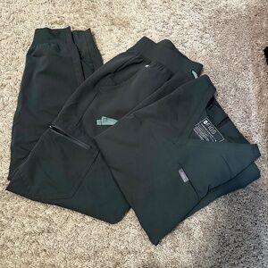 FIGS scrub set (top and bottom)